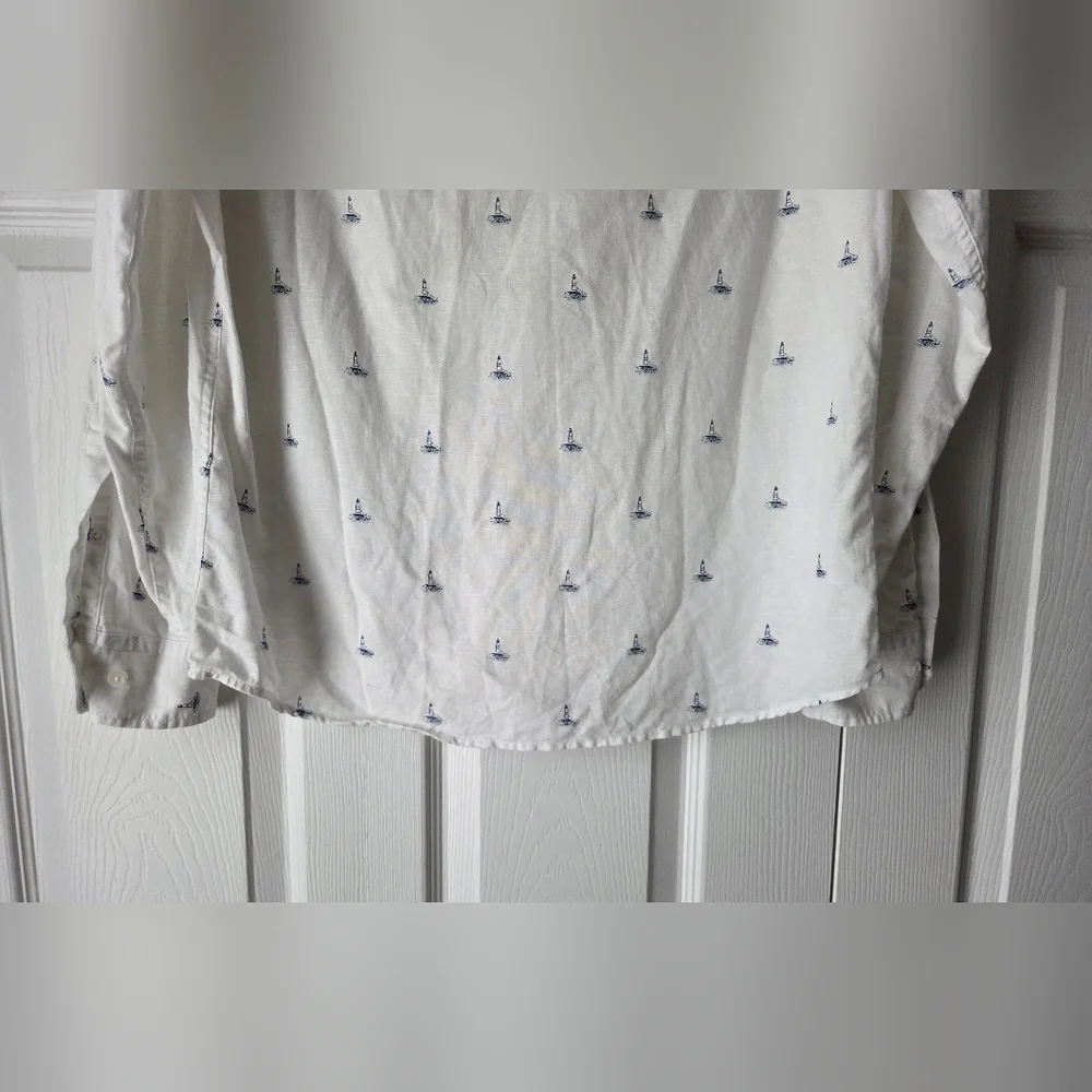 Banana Republic Men's White Shirt with Blue Accents Size M
